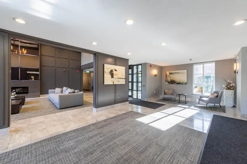 411 15137 33 AVENUE - photo 2 of 25