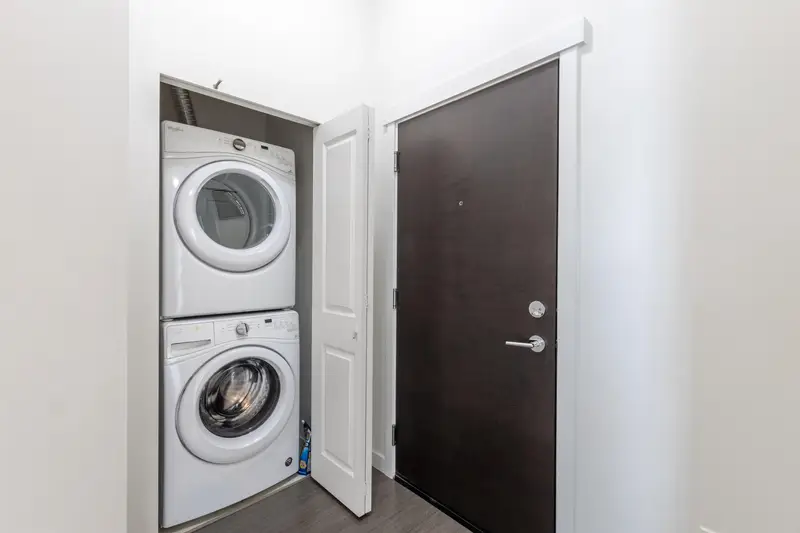 411 15137 33 AVENUE - photo 4 of 25