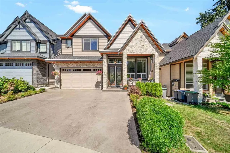 13837 60A AVENUE - photo 2 of 25