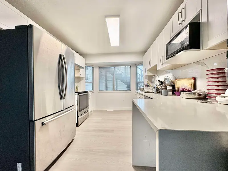 13346 92 AVENUE - photo 4 of 25