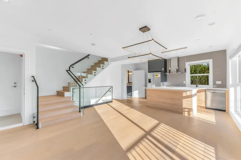 7359 OAK STREET - photo 3 of 12