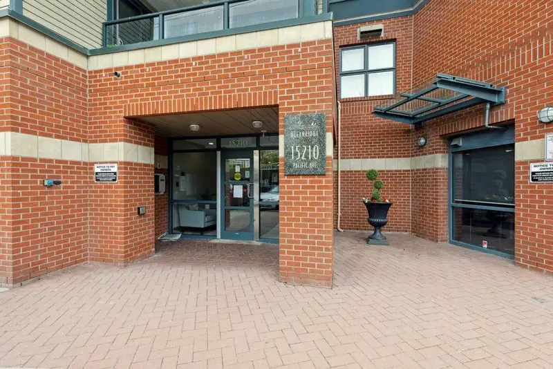 220 15210 PACIFIC AVENUE - photo 2 of 25