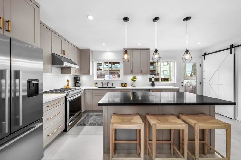 4921 CHESTER STREET - photo 3 of 25