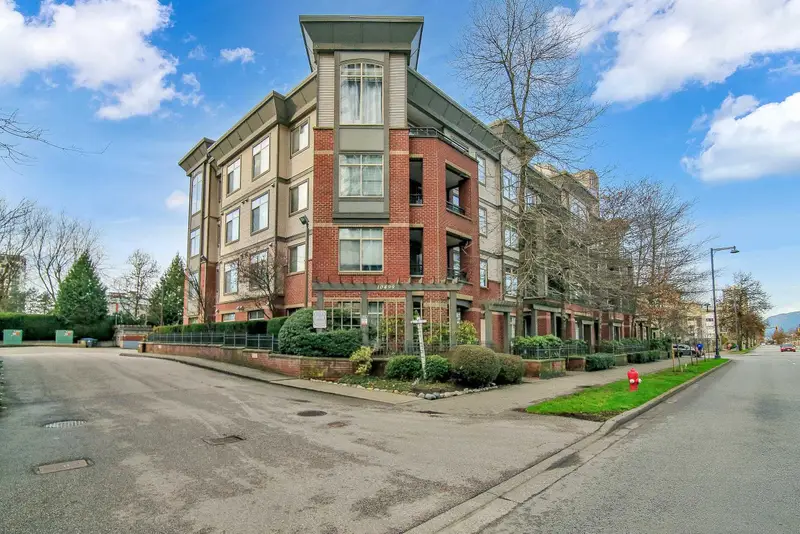 405 10499 UNIVERSITY DRIVE - photo 2 of 25