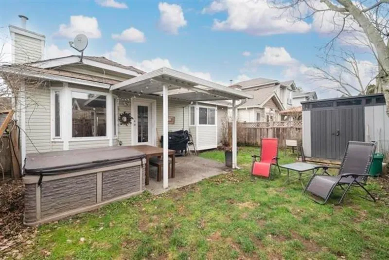 11484 207 STREET - photo 3 of 22