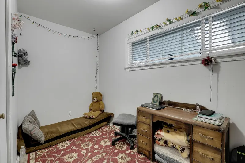 10080 143 STREET - photo 4 of 25