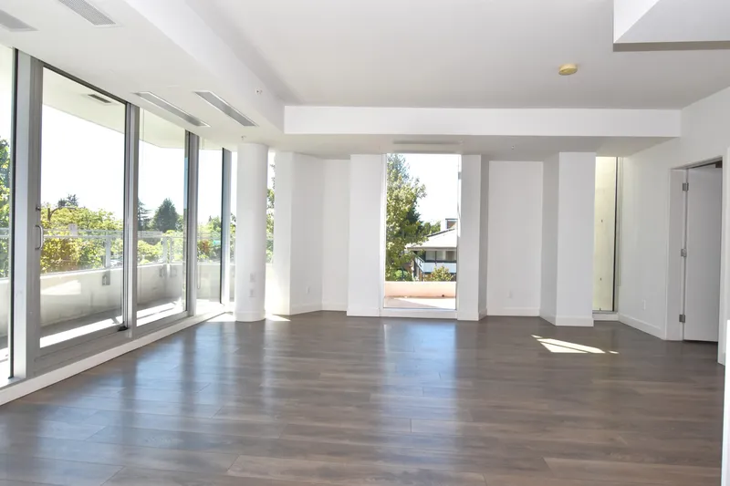 307 5688 WILLOW STREET - photo 2 of 17