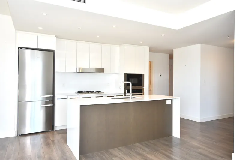 307 5688 WILLOW STREET - photo 3 of 17