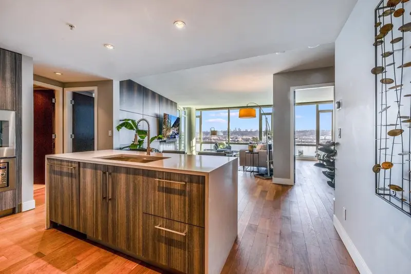 1406 210 SALTER STREET - photo 3 of 25