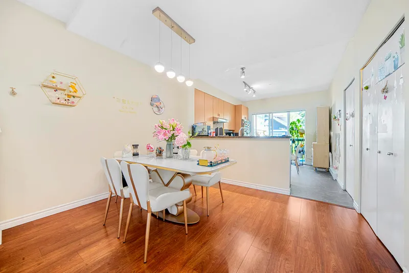 80 6878 SOUTHPOINT DRIVE - photo 4 of 20