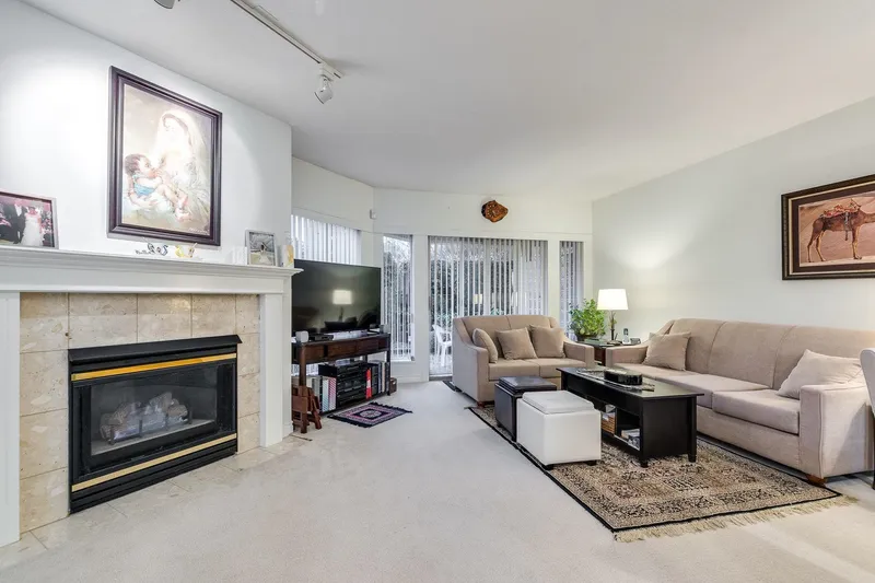 207 1255 BEST STREET - photo 2 of 10