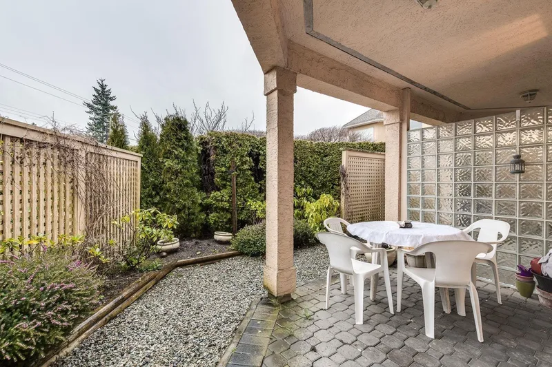 207 1255 BEST STREET - photo 4 of 10