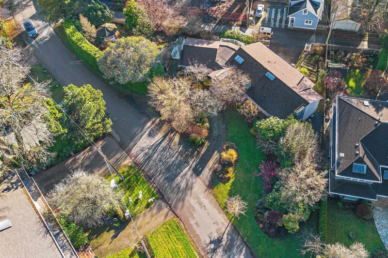 7225 HUDSON STREET - photo 3 of 11