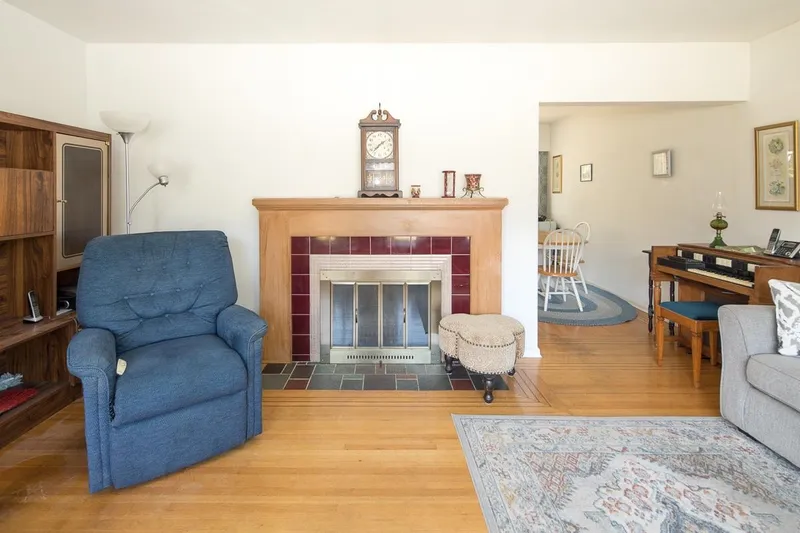 7985 ROSEWOOD STREET - photo 3 of 25