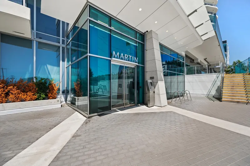 1601 1500 MARTIN STREET - photo 3 of 25