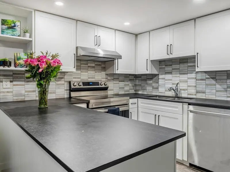 8616 SAFFRON PLACE - photo 2 of 25