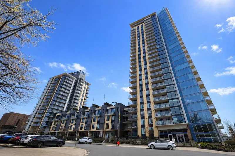 405 1401 HUNTER STREET - photo 1 of 14