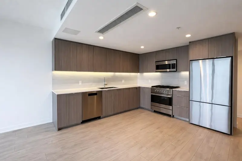 405 1401 HUNTER STREET - photo 4 of 14