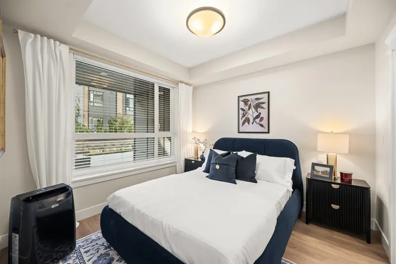 A117 8233 208B STREET - photo 4 of 8