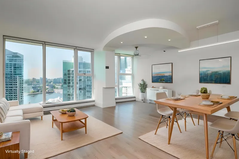 2005 1009 EXPO BOULEVARD - photo 2 of 14