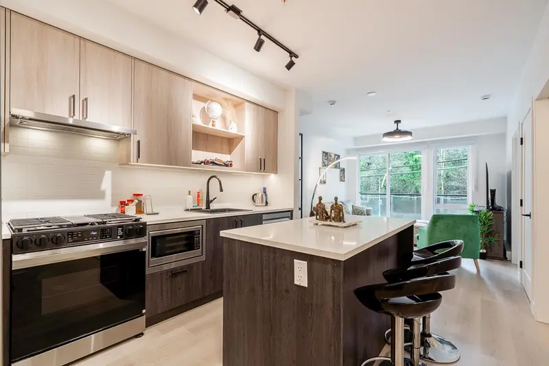 219 2002 ST. GEORGE STREET - photo 1 of 25