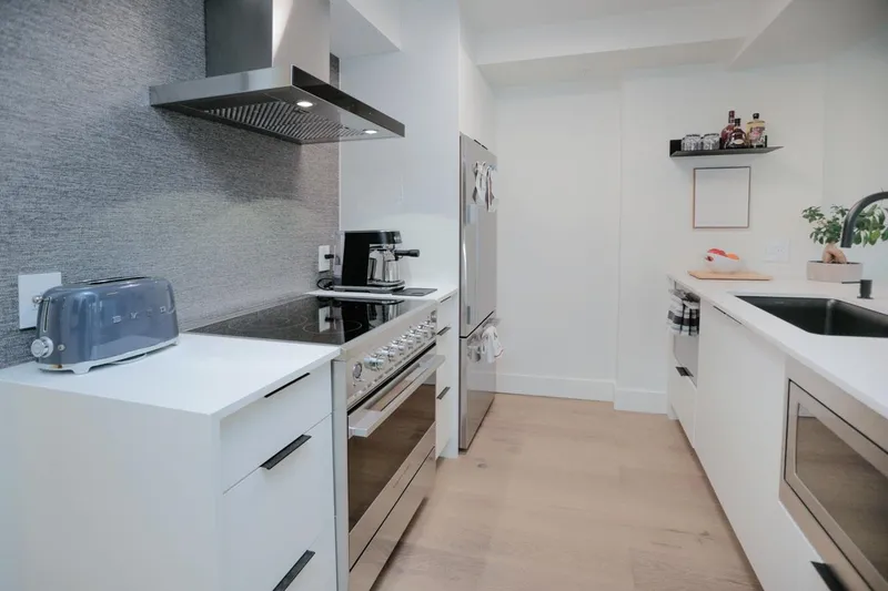 703 1288 ALBERNI STREET - photo 1 of 21