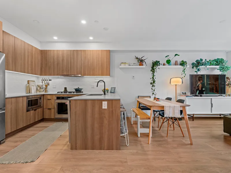 27 533 E 3RD STREET - photo 3 of 25