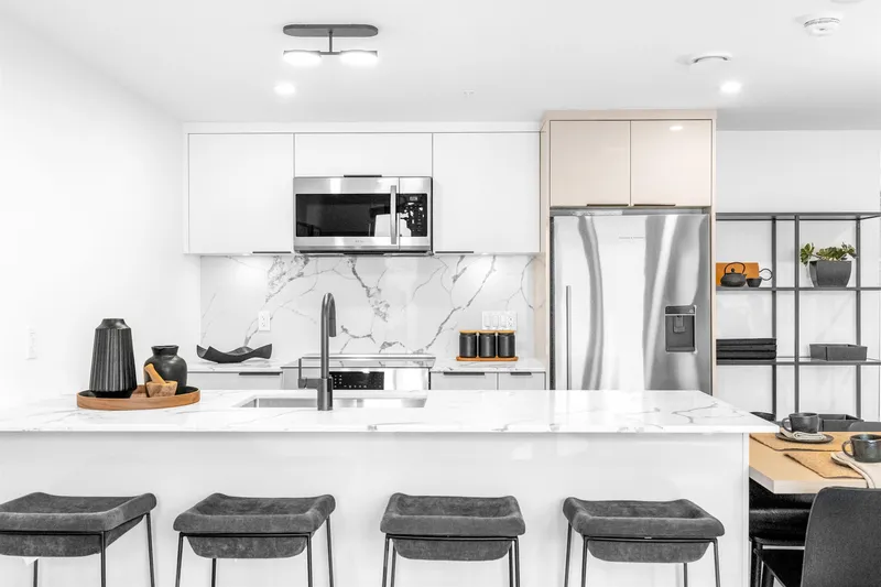 2069 E 1ST AVENUE - photo 3 of 25