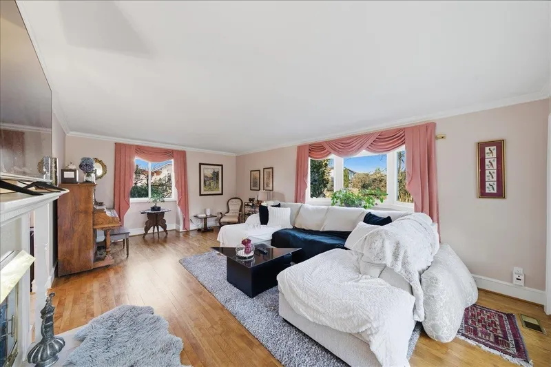 488 GLENBROOK STREET - photo 4 of 25