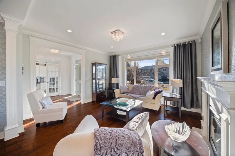 651 CHAPMAN AVENUE - photo 3 of 25