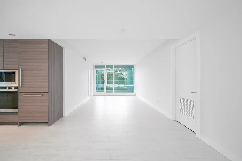 512 6833 BUSWELL STREET - photo 4 of 25