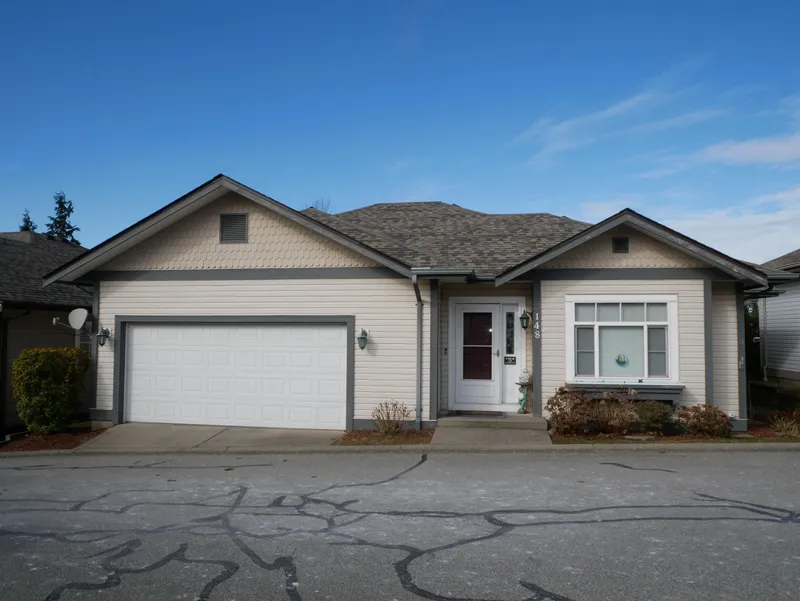 148 33751 SEVENTH AVENUE - photo 1 of 25