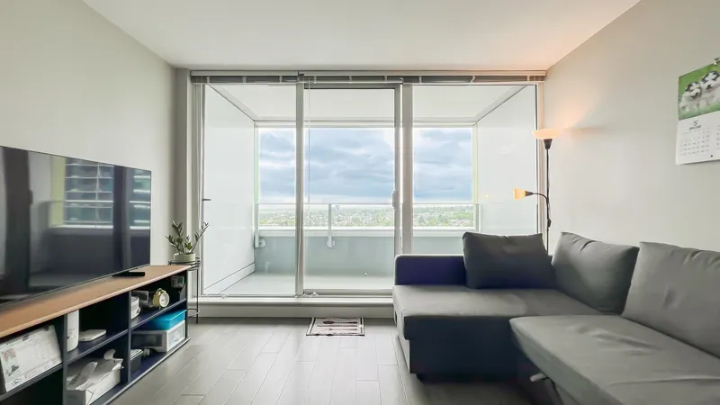 2705 488 SW MARINE DRIVE - photo 1 of 23