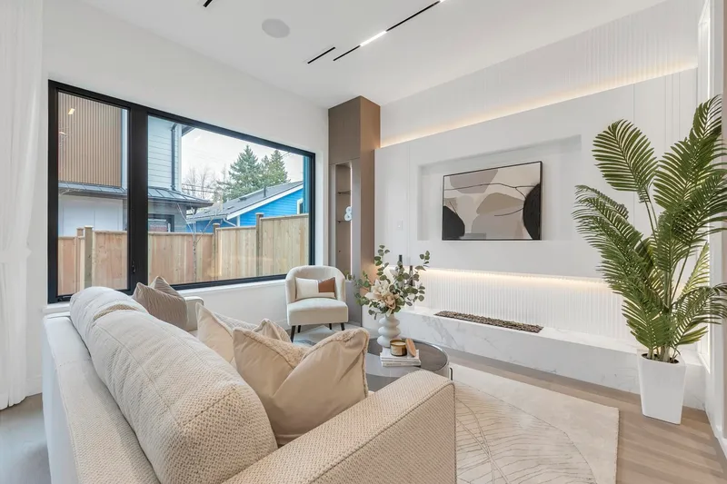 2 4023 W 18TH AVENUE - photo 3 of 25