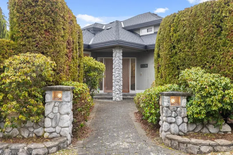 2376 134 STREET - photo 3 of 25