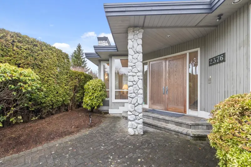 2376 134 STREET - photo 4 of 25