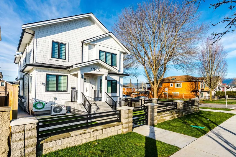 1505 RENFREW STREET - photo 1 of 25