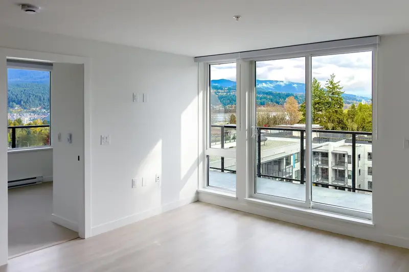 406 2002 ST. GEORGE STREET - photo 2 of 23