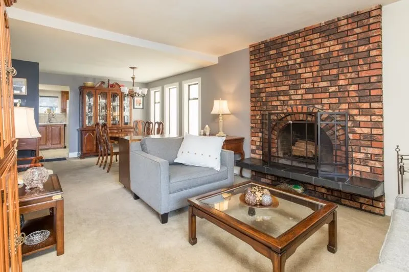 918 LADNER STREET - photo 2 of 25