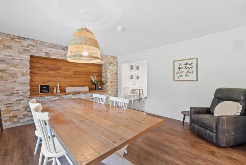 24055 FERN CRESCENT - photo 4 of 14