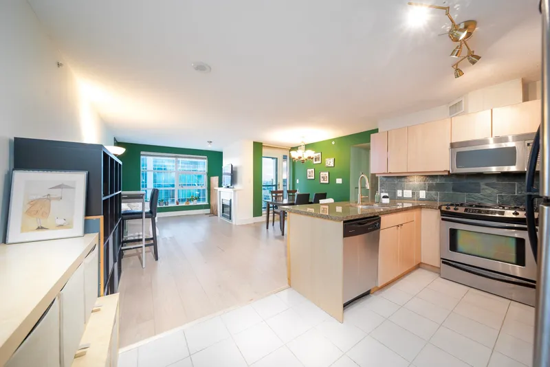 1709 6068 NO. 3 ROAD - photo 3 of 25