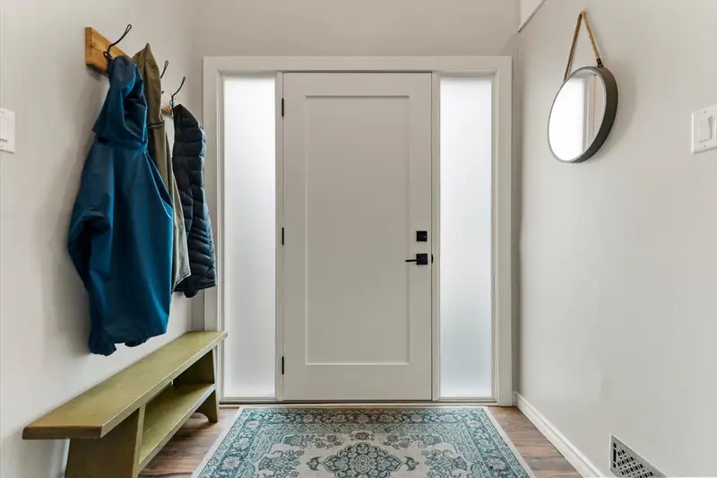 8054 BROWN CRESCENT - photo 3 of 25