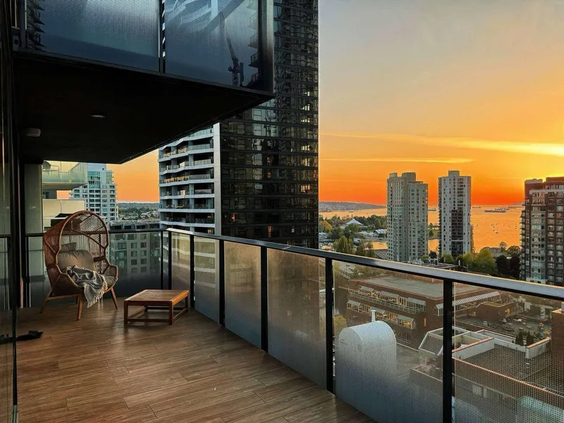 1801 1335 HOWE STREET - photo 1 of 25