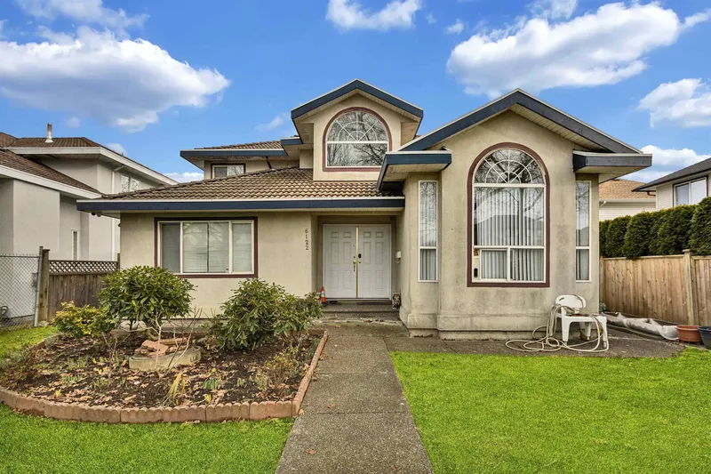 6122 168 STREET - photo 2 of 25