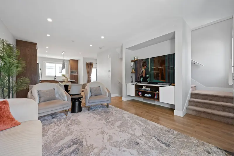 56 1639 162 STREET - photo 4 of 25