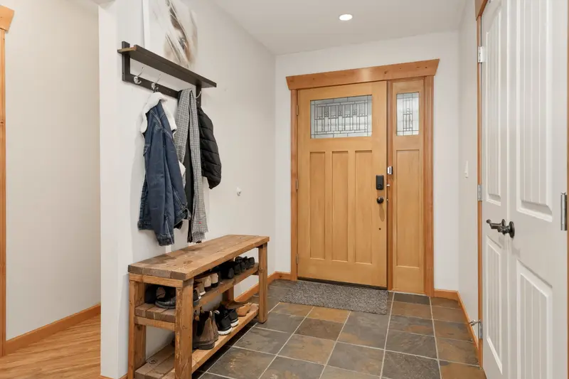 25700 116 AVENUE - photo 2 of 25