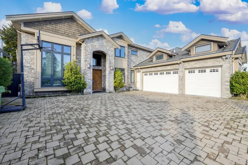 7291 PARRY STREET - photo 1 of 25