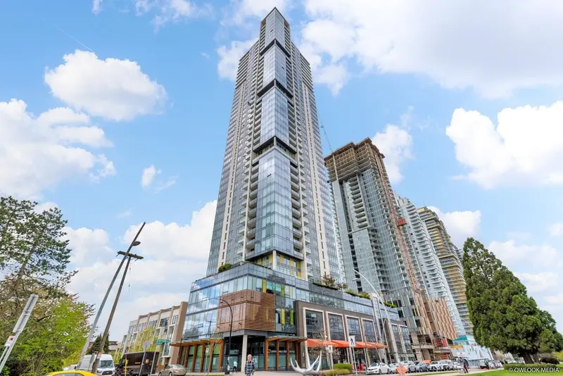 5903 6461 TELFORD AVENUE - photo 1 of 24