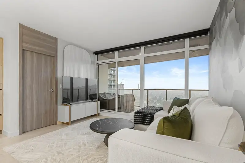 3203 4880 LOUGHEED HIGHWAY - photo 4 of 25