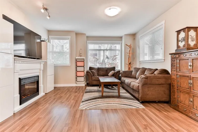 42 8676 158 STREET - photo 3 of 25